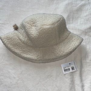 LULULEMON FLEECE BUCKET HAT